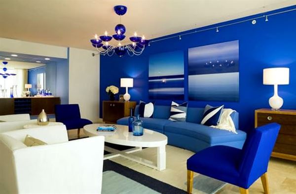 beyaz saks mavise oturma odasi dekoru