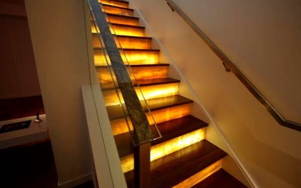 dekoratif merdiven aydınlatma