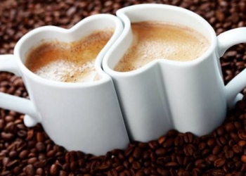 kalp şeklinde kahve kupası