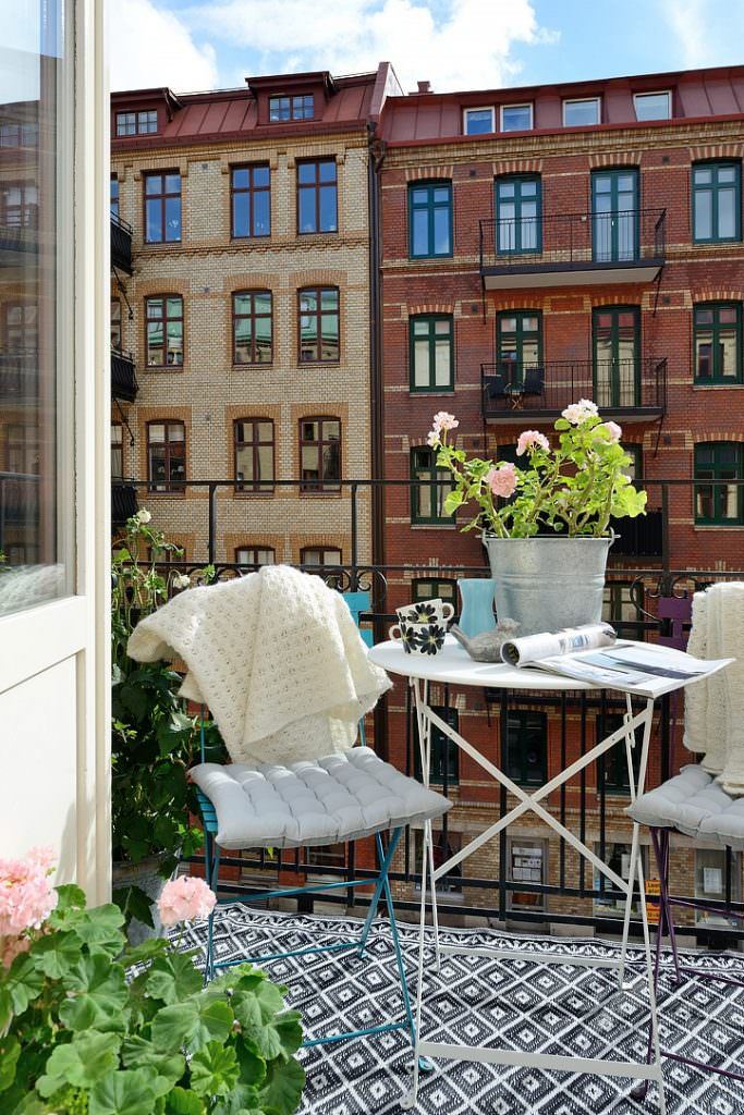 iskandinav dekorasyonlu balkon modelleri